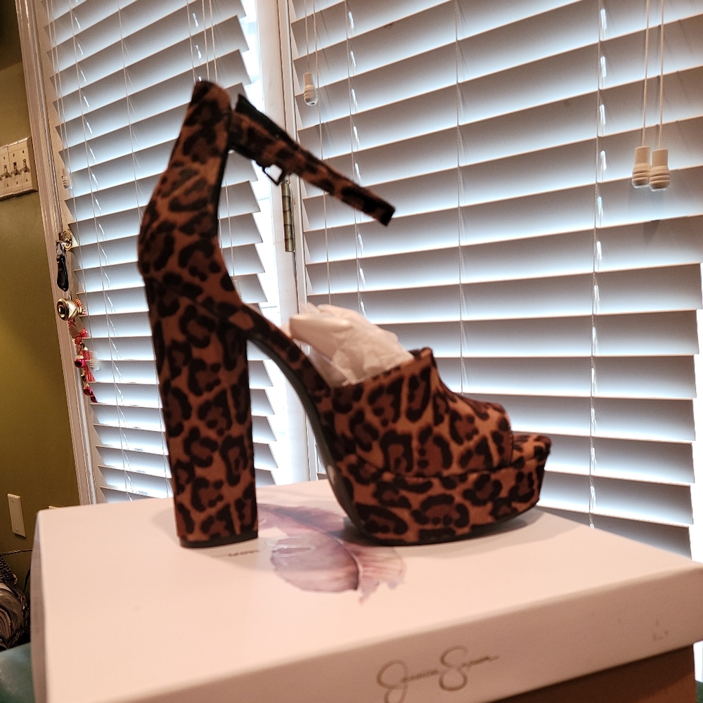JESSICA SIMPSON PLATFORM SHOES